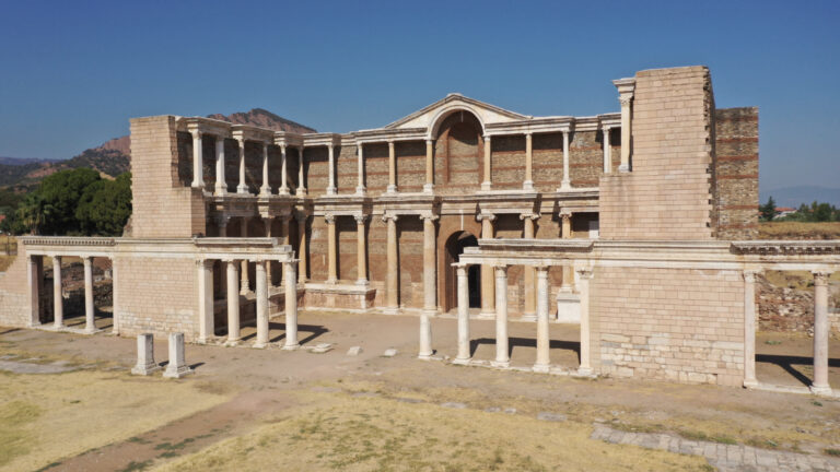 120-yillik-arkeolojik-kazilarda-mutlu-son-unesco-listesindeki-lidya-kalintilari-ziyarete-aciliyor-Lg7OKUv5.jpg