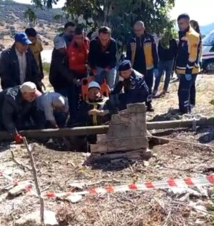 bucakta kuyuya dusen vatandas itfaiye ekipleri tarafindan kurtarildi LFqCpHnO.jpg